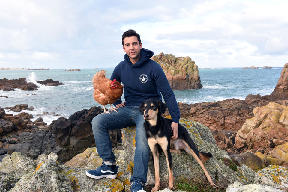 L'incroyable odyssée de Guirec et sa poule, Monique | Côtes d'Armor le